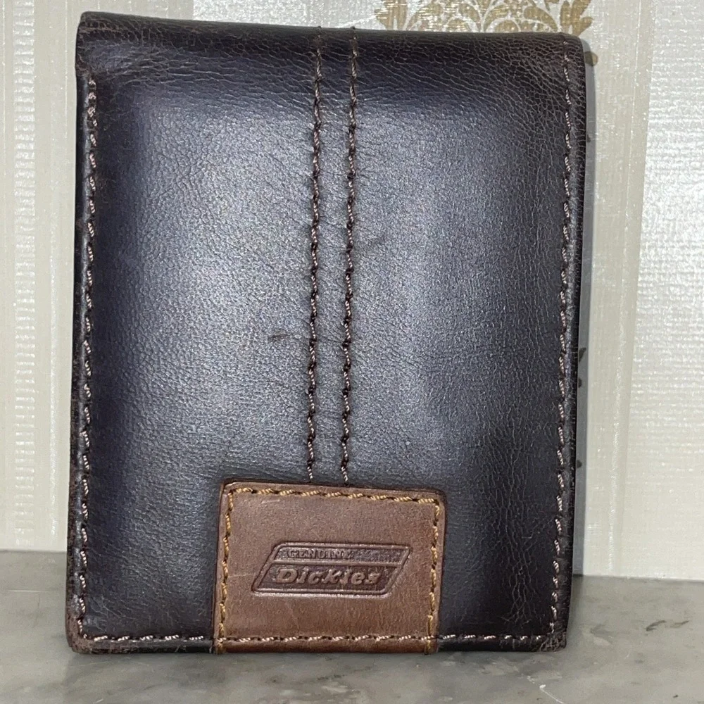 Dickies Men's Brown Genuine Leather Bifold Wallet